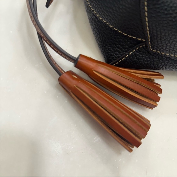 Dooney & Bourke Wexler Navy Pebbled Leather Crossbody Saddle Bag  PRISTINE! - Picture 15 of 16